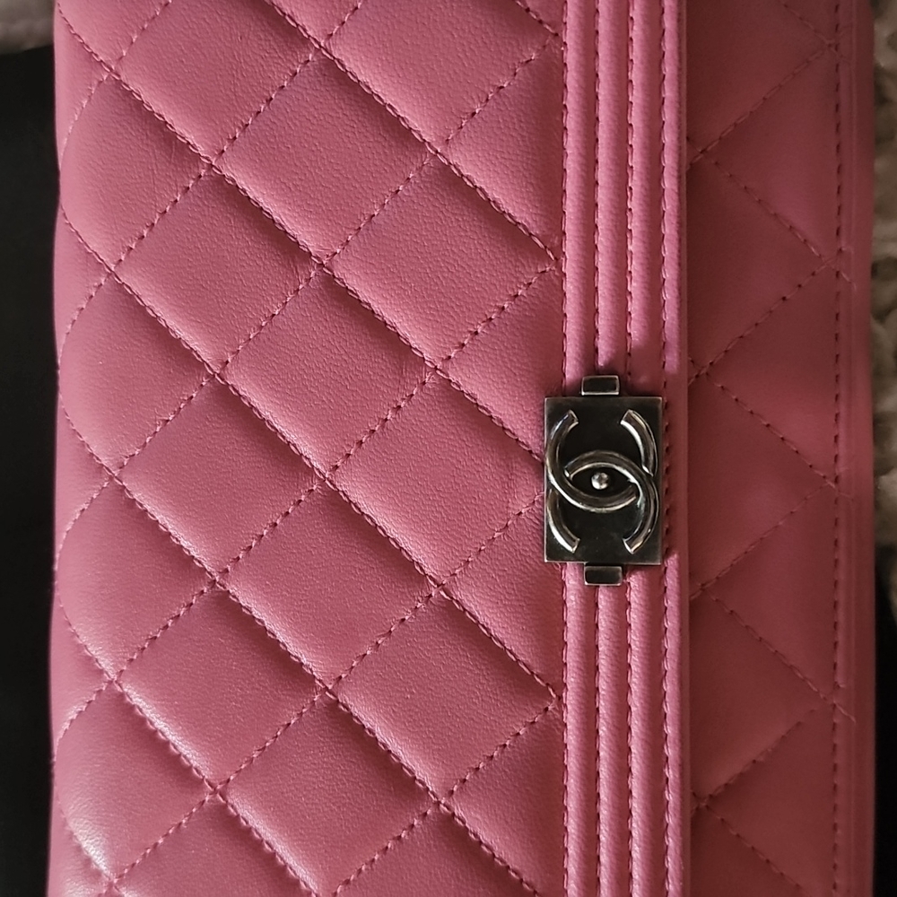 Chanel Wallet on a Chain - Picture 2 of 7